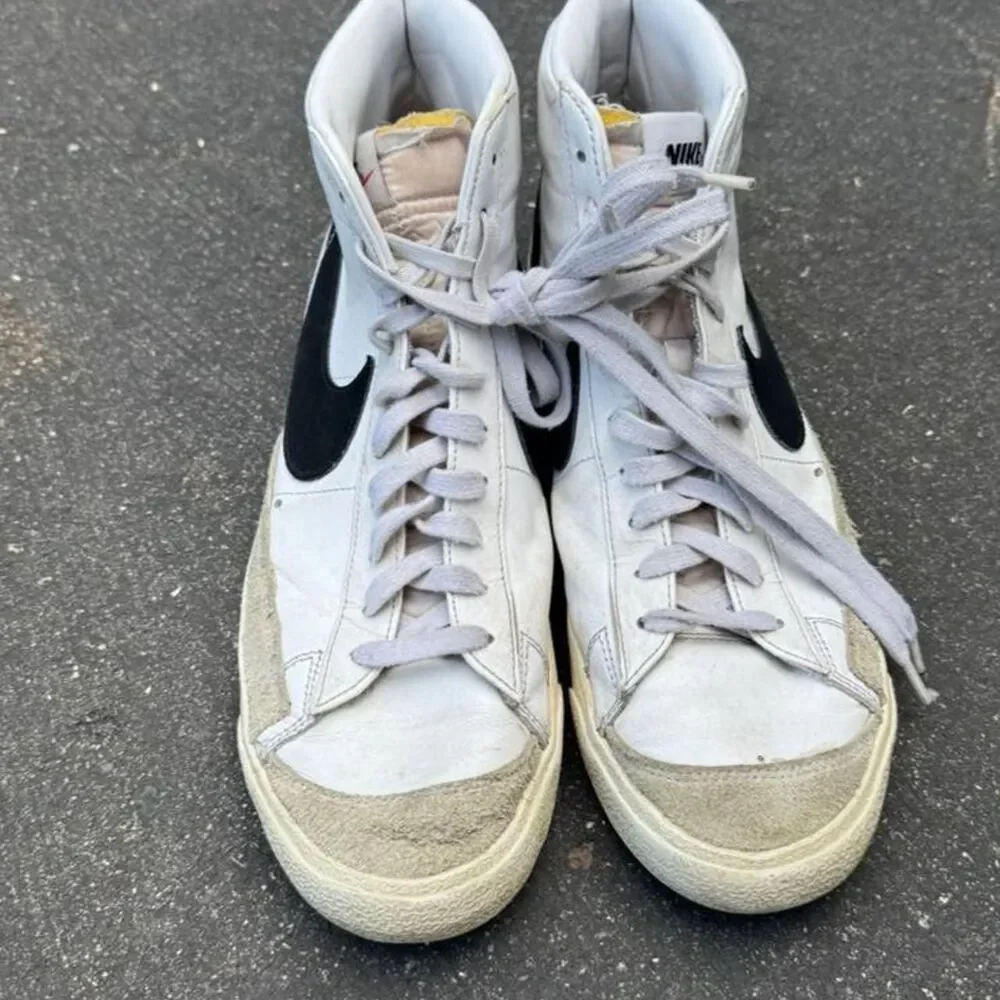 Nike Men's White and Grey Trainers